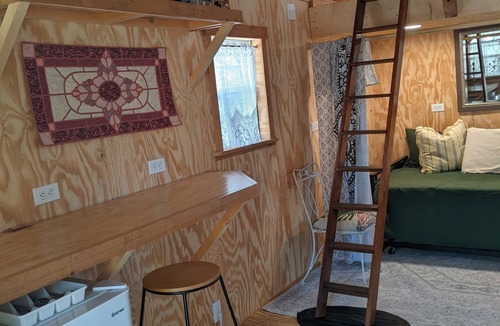 Edgar Apartment | Tiny House Boho Cabin - North Florida Lake Retreat