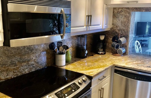 Trailer Estates Condo | Top floor corner unit 2 bedroom Condo in Shorewalk Anna Marie Island 15 min