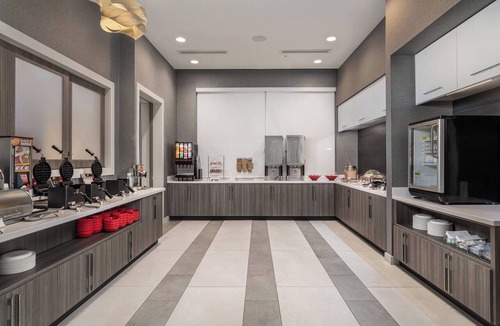 Florida Center Hotel | TownePlace Suites by Marriott® Orlando Near Universal