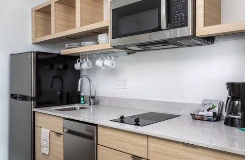 Florida Center Hotel | TownePlace Suites by Marriott® Orlando Near Universal