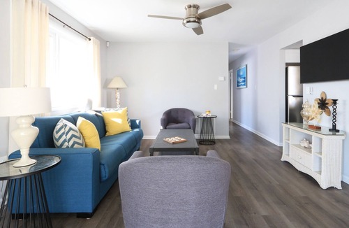 Townsend's Inlet House | Townsend Inlet Beachblock 4 bedroom, 2 full bath 1st floor of a duplex