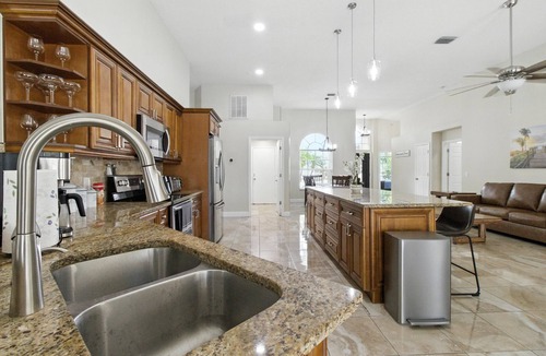 Town 'n' Country House | Traditional Homes of Tampa 5 stars on the other site.