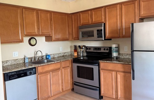 Oakford Park Apartment | Tranquil 1-bedroom apartment with AC in vibrant Tampa