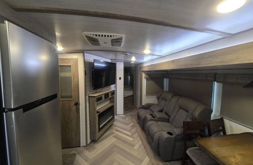 Steinhatchee RV Rental | Tranquil 1-bedroom camper in Steinhatchee near attractions! 4 full hook up lots