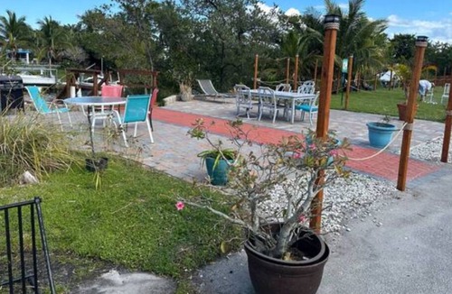 North Palm Beach Apartment | Tranquil 2/1 Waterfront Apt in North Palm Beach