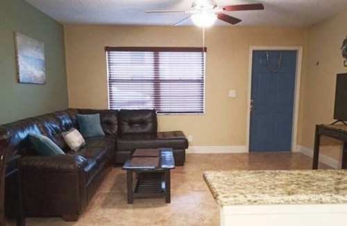 North Palm Beach Apartment | Tranquil 2/1 Waterfront Apt in North Palm Beach