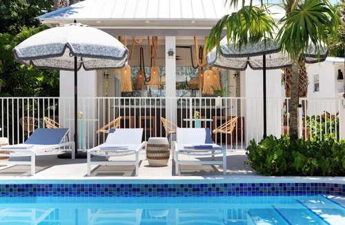 Old Town Hotel | Tranquil Bungalow w/an Artistic Vibe in Vibrant Key West | Breakfast Included