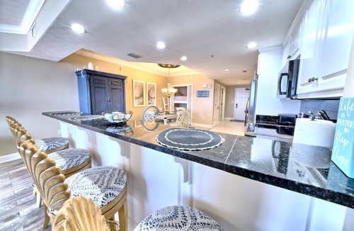 Lower Grand Lagoon Condo | Treas. Isl. 2010, Aug, Sept Avail -Great Deals - 2BR Beach Condo, Sleeps 6