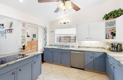 Sarasota House | Trish's Beach Retreat with Pool/Spa by Siesta Keys