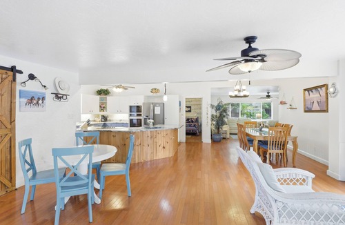 Sarasota House | Trish's Beach Retreat with Pool/Spa by Siesta Keys