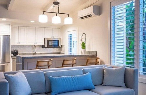 Islamorada Hotel | Tropic Kitchen Pool Gym | 3 mi to Keys Brewing | Brewery Tour Nearby