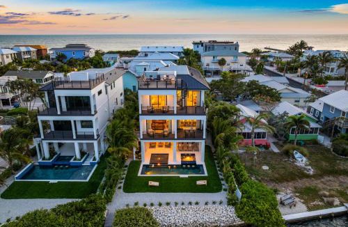 Bradenton Beach House | Tropic Like Its Hot