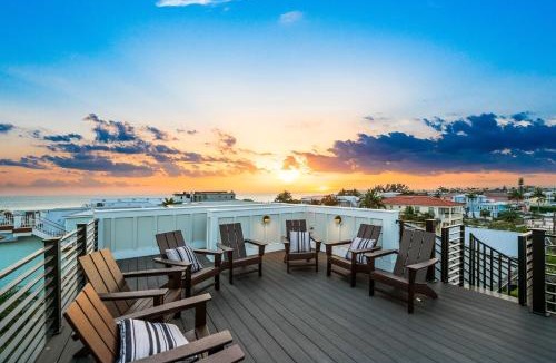 Bradenton Beach House | Tropic Like Its Hot
