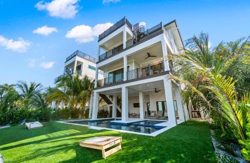 Bradenton Beach House | Tropic Like Its Hot
