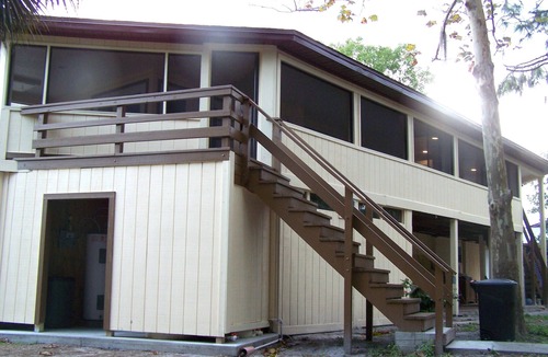 Sarasota House | TROPICAL 2 BEDROOM "TREE HOUSE" UNIT "A" ON EQUINE RANCH
