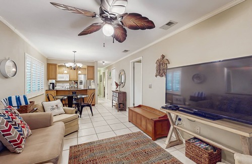 Ocean Woods House | Tropical Backyard Oasis W/Ground-Floor Walkout Patio, BBQ Grills, & Fenced-in Yard!☀️