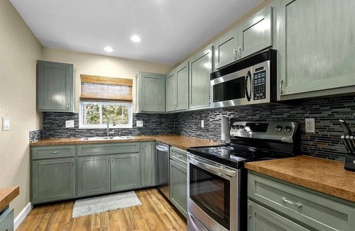 Whitney Beach Condo | Tropical Haven B - 4505 “Anna Maria Island”