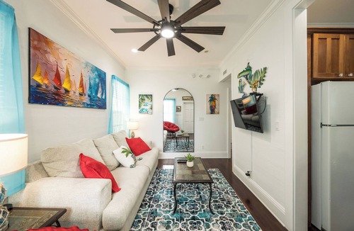 The Meadows Apartment | Tropical Heron Hideaway w/Hot Tub + Pool