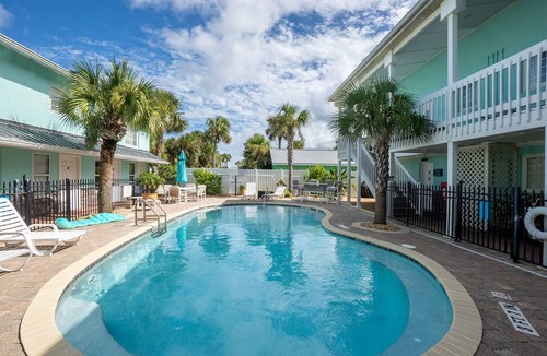 Flagler Beach Condo | Tropical Hideaway in Downtown Flagler Beach