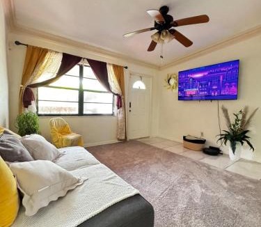 Lantana House | Tropical Home 3 Beds Near Beach, Delray PBI Air