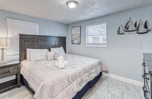 Bearss Plaza House | ☆Tropical & Modern☆ Family Ready | Ace Location
