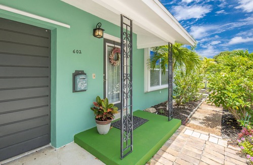 Lake Worth House | Tropical oasis