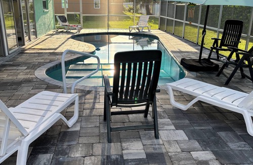 South Venice Apartment | Tropical Venice Suite Heated Pool Pet-Friendly