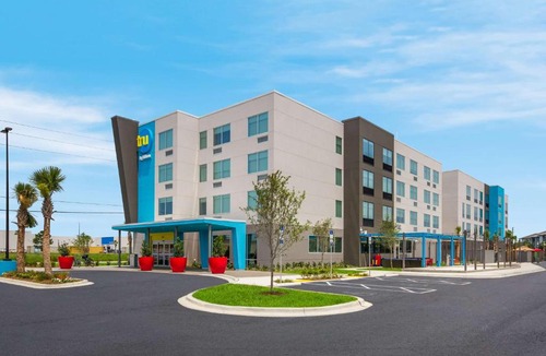 Indian Bayou Hotel | Tru By Hilton Destin
