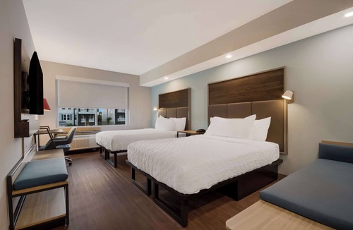 Indian Bayou Hotel | Tru By Hilton Destin