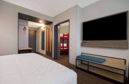 Indian Bayou Hotel | Tru By Hilton Destin