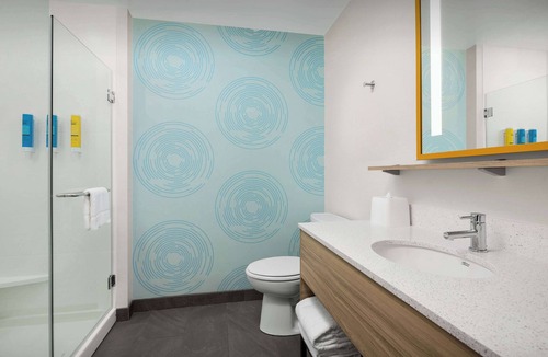 Northside Hotel | Tru by Hilton Jacksonville West I 295