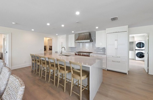 Anna Maria House | True Beachfront - 2 Beachfront Masters - Best Location!