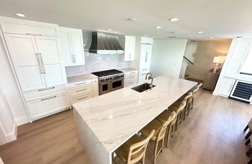 Anna Maria House | True Beachfront - 2 Beachfront Masters - Best Location!