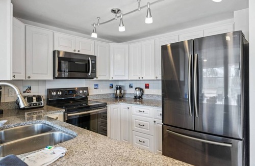 Englewood South House | Turquoise Tranquility, Modern, Waterfront, Heated Pool, Free WIFI