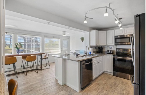 Englewood South House | Turquoise Tranquility, Modern, Waterfront, Heated Pool, Free WIFI