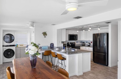 Englewood South House | Turquoise Tranquility, Modern, Waterfront, Heated Pool, Free WIFI
