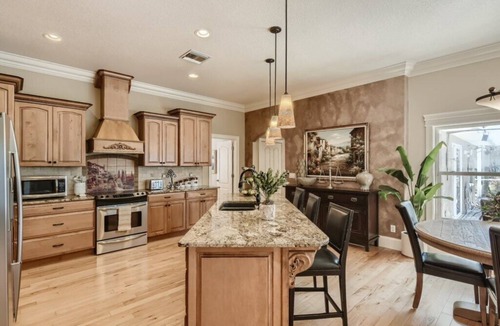 Seminole Villa | Tuscan Villa with a Pristine Pool! Minutes from Redington Beach