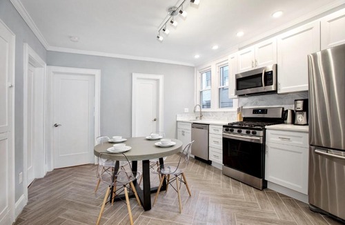 Harsimus Cove Apartment | TwinCity 2BD-1BTH Apartment Minutes Away from Manhattan NYC