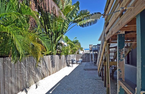 Ilexhurst Condo | Two Bed One Bath Beach Side Rental on Anna Maria Island steps to Holmes Beach
