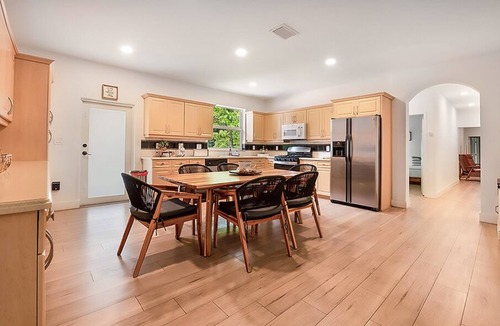 Ludlam House | Two homes: 13BR Heated Pool, Golf & Sport Park L53
