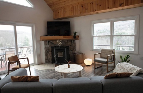 Fleischmanns Ski Chalet | Two Living Rooms + 8 Mins to Belleayre