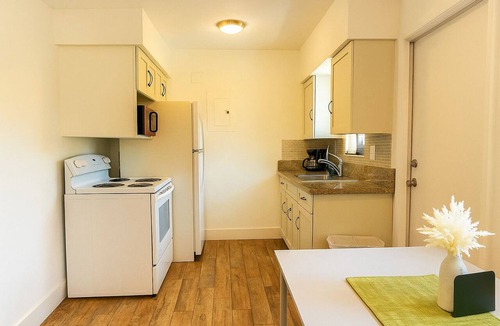 The Roads Apartment | U2 Cozy 1-Bedroom Miami · A/C & Parking · Steps from Vizcaya Metro and Brickell