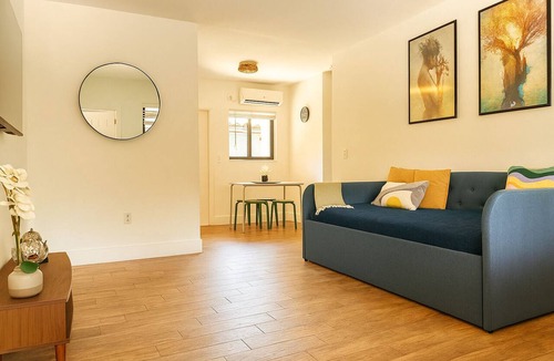 The Roads Apartment | U2 Cozy 1-Bedroom Miami · A/C & Parking · Steps from Vizcaya Metro and Brickell