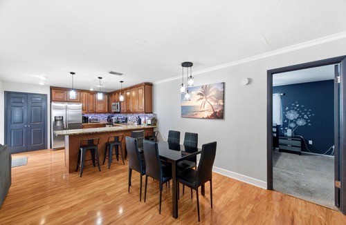Rustic Oaks House | Ultimate Family Getaway | Heated Pool & Game Room