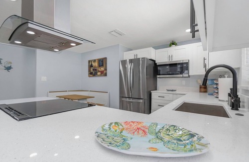 Pinellas Park House | Ultimate Florida Getaway: 2 Units, 1 Great Stay!