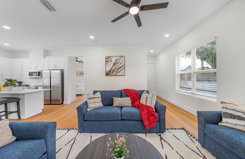 University House | Ultimate Tampa Stay | Dual Units 6BR Sleeps 17