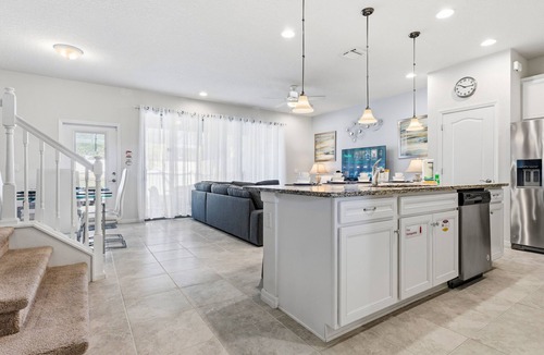 Four Corners House | Unforgettable Escape: Private Pool, PS5, Dreamy Resort, Moments from Disney