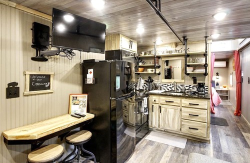 Clyde House | Unique Caboose Accommodation for a Getaway near Asheville, North Carolina