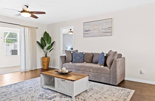 Lake Sarasota House | Unique Family Home w/ King Bed