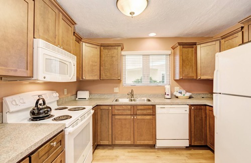 Longboat Key Condo | Unit #107 Sand Cay Beach Resort Pool View
